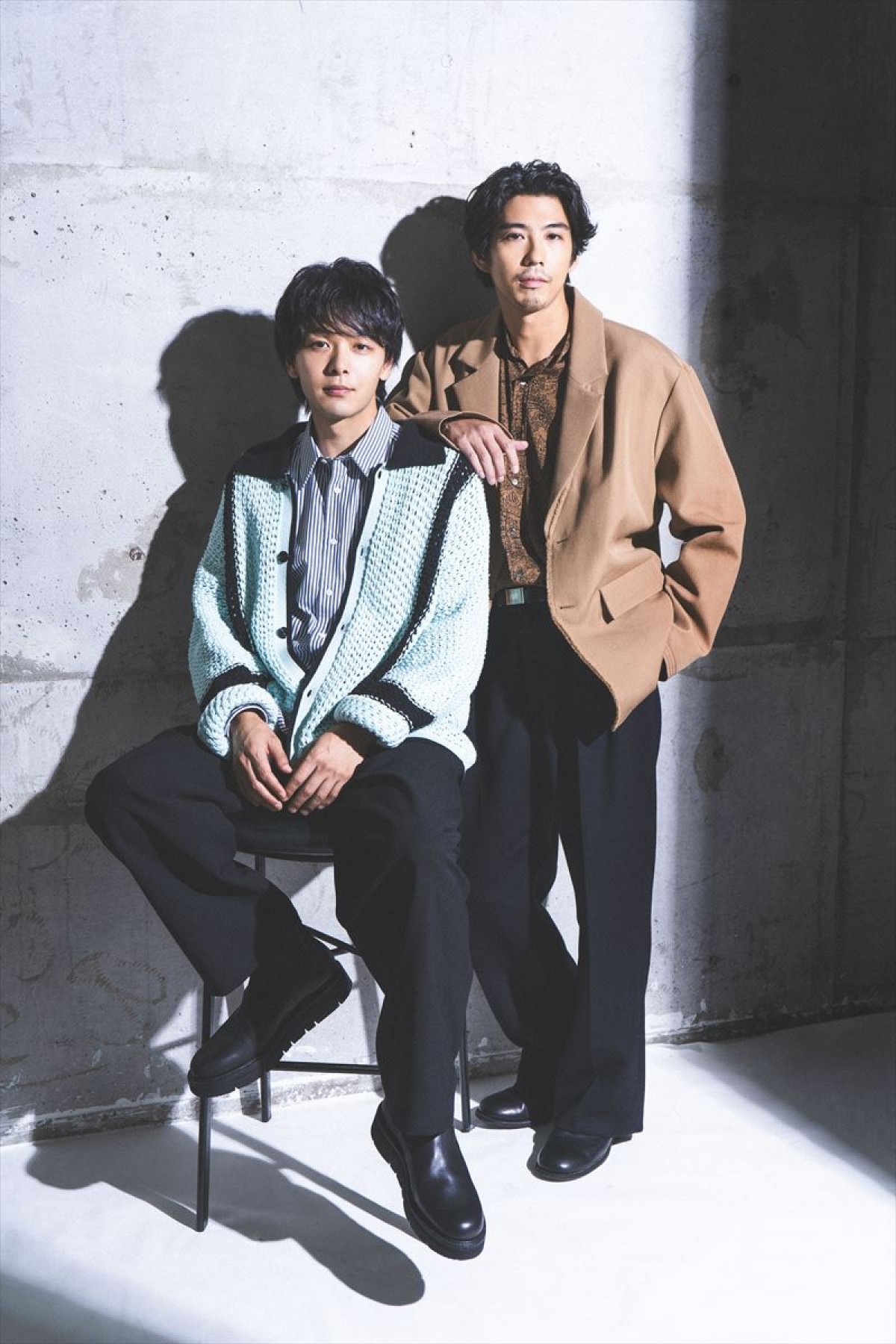 中村倫也＆賀来賢人「俺らは辛酸舐め組だから」　若手時代の苦悩を経て見つけた“仕事の向き合い方”とは