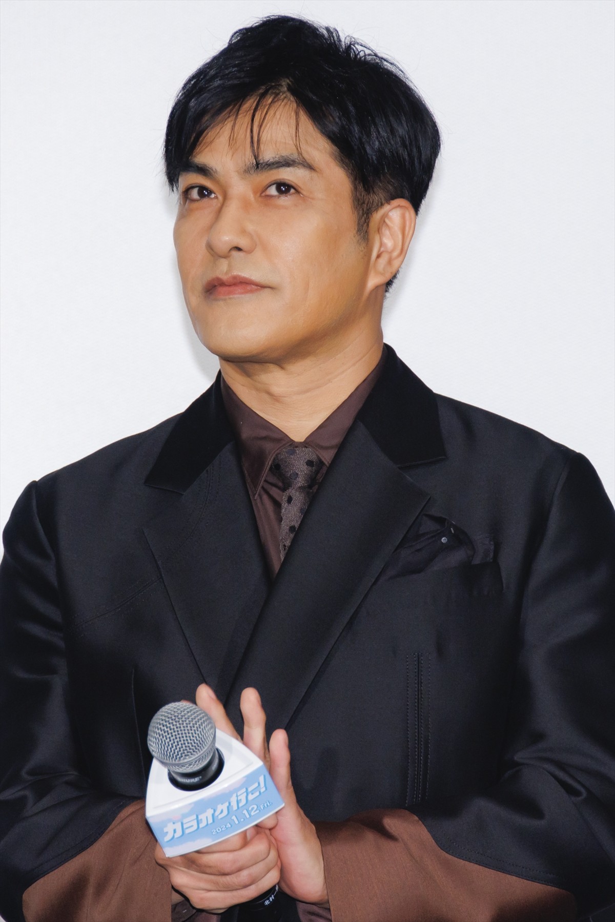 綾野剛、主演映画で歌うX JAPAN『紅』は「全面裏声で歌っています」