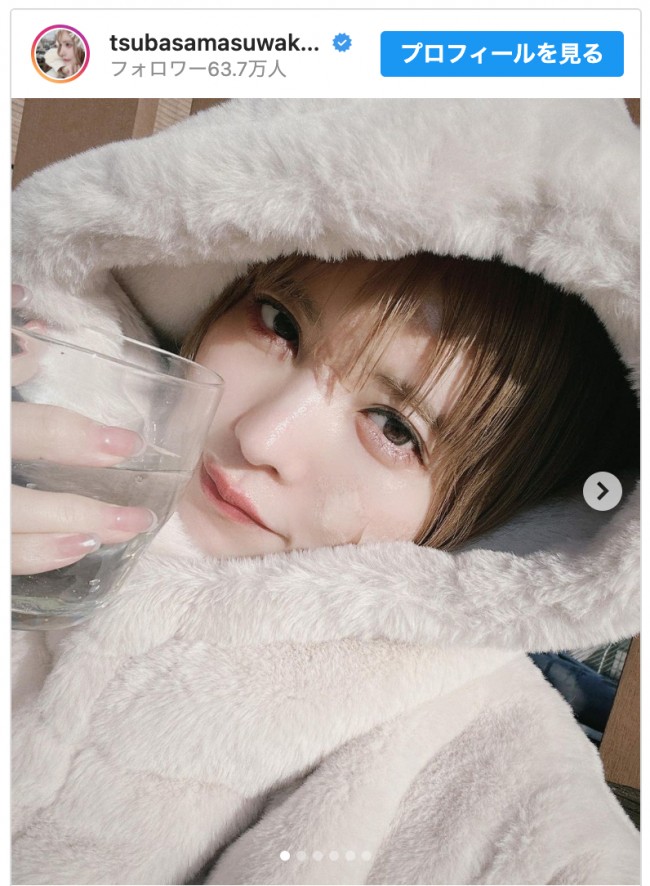帯状疱疹を治療中の益若つばさ　※「益若つばさ」インスタグラム