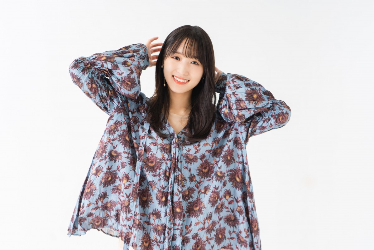 菅井友香、ソロ1年目は全力疾走「止まらずに駆け抜けたい」　櫻坂46卒業後の変化も