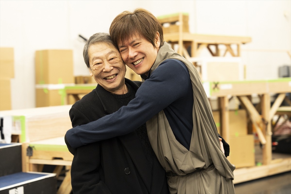 舞台『キングダム』、演劇界のレジェンド・壤晴彦の出演決定　山口祐一郎と劇団四季2ショットも