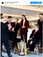 【写真】キャサリン妃、ワールドカップ優勝の英車いすラグビーチームを祝福　ヘンリー王子から引き継ぎ