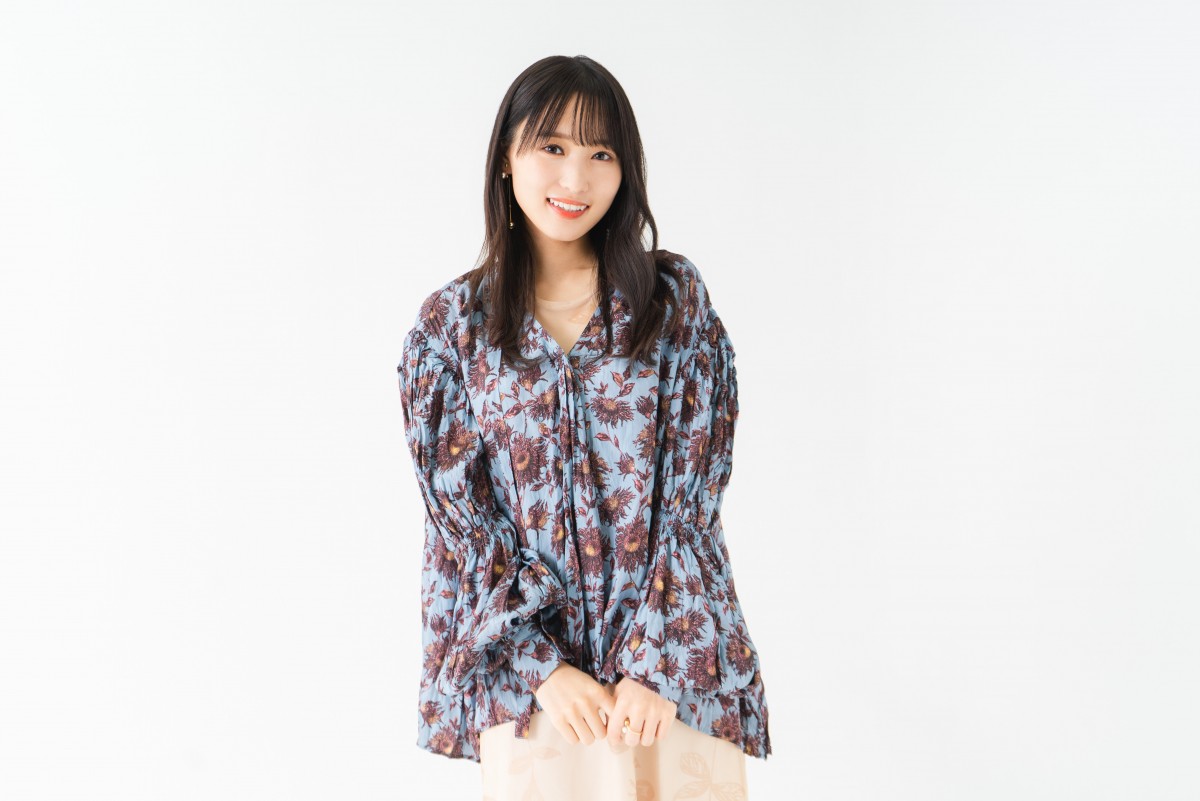 菅井友香、ソロ1年目は全力疾走「止まらずに駆け抜けたい」　櫻坂46卒業後の変化も