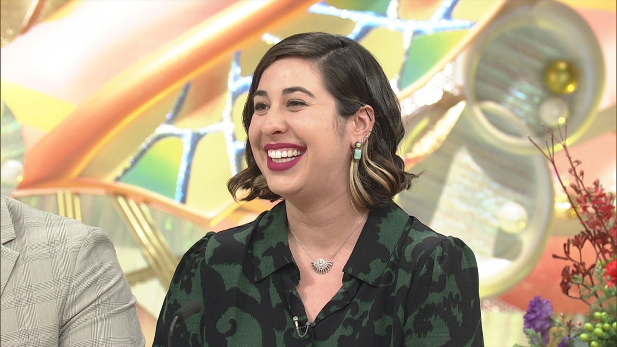 収録中も熱いキスの嵐!?　情熱的ブラジル人妻の国際結婚夫婦登場、今週の『新婚さん』