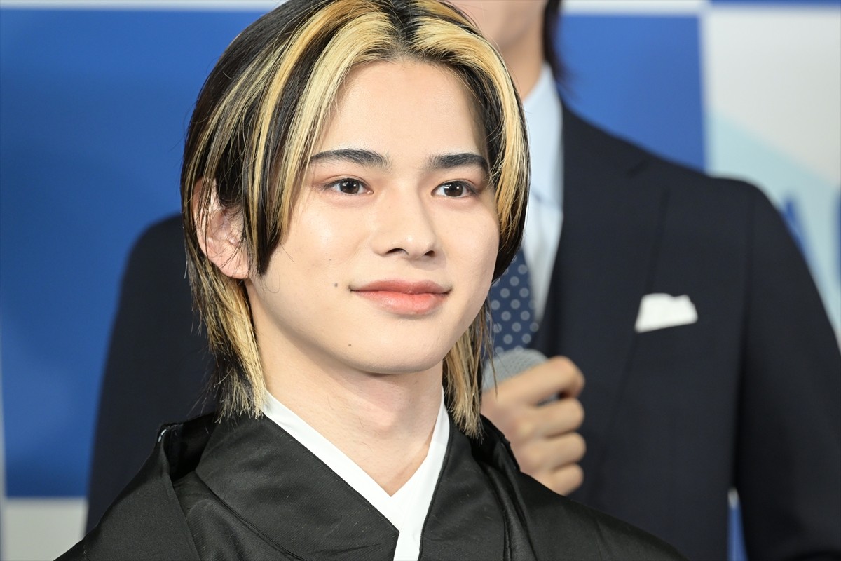 INI・松田迅、袴からスーツに早着替えで新成人の抱負を語る　藤牧京介もエール