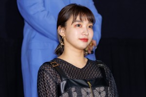 坂ノ上茜、映画『BAD CITY』初日舞台挨拶に登場