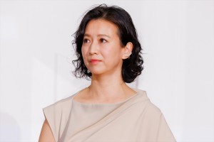 戸田菜穂、映画『ロストケア』完成披露舞台挨拶に登場