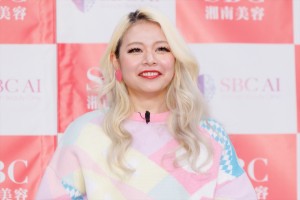 エルフ・荒川、業界初 二重AIシミュレーションサービス『SBC AI』ローンチ発表会に登場