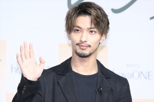 横浜流星、コンタクトのアイシティ「hoyaONE」新CM発表会に登場