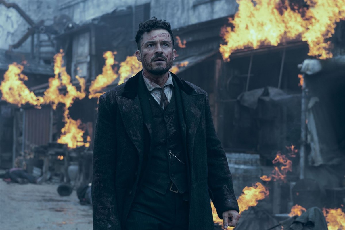 オーランド・ブルーム、カーラ・デルヴィーニュ主演『カーニバル・ロウ』最終章配信開始　場面写真一挙解禁