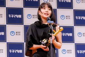 岸井ゆきの、「2022年第96回キネマ旬報ベスト・テン」発表＆表彰式に登場