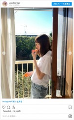 佐藤栞里のTシャツ＆ジーパンコーデ ※「佐藤栞里」インスタグラム