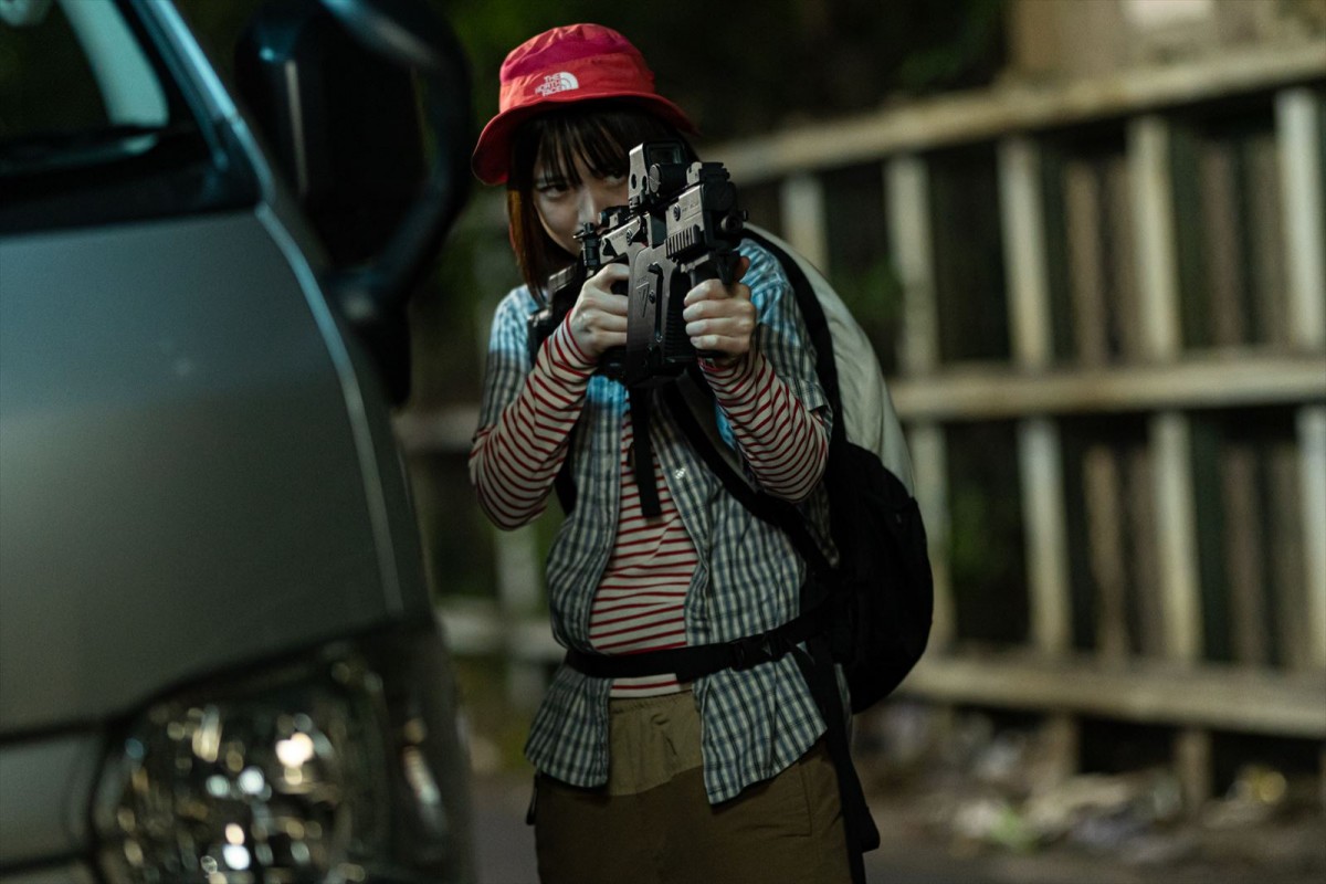 殺し屋女子コンビアクション映画『ベイビーわるきゅーれ 2ベイビー』丞威、濱田龍臣ら出演決定　予告編＆場面写真公開