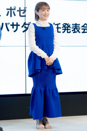 高橋愛、「ラ ロッシュ ポゼ 20周年記念ブランドアンバサダー就任発表会」に登場