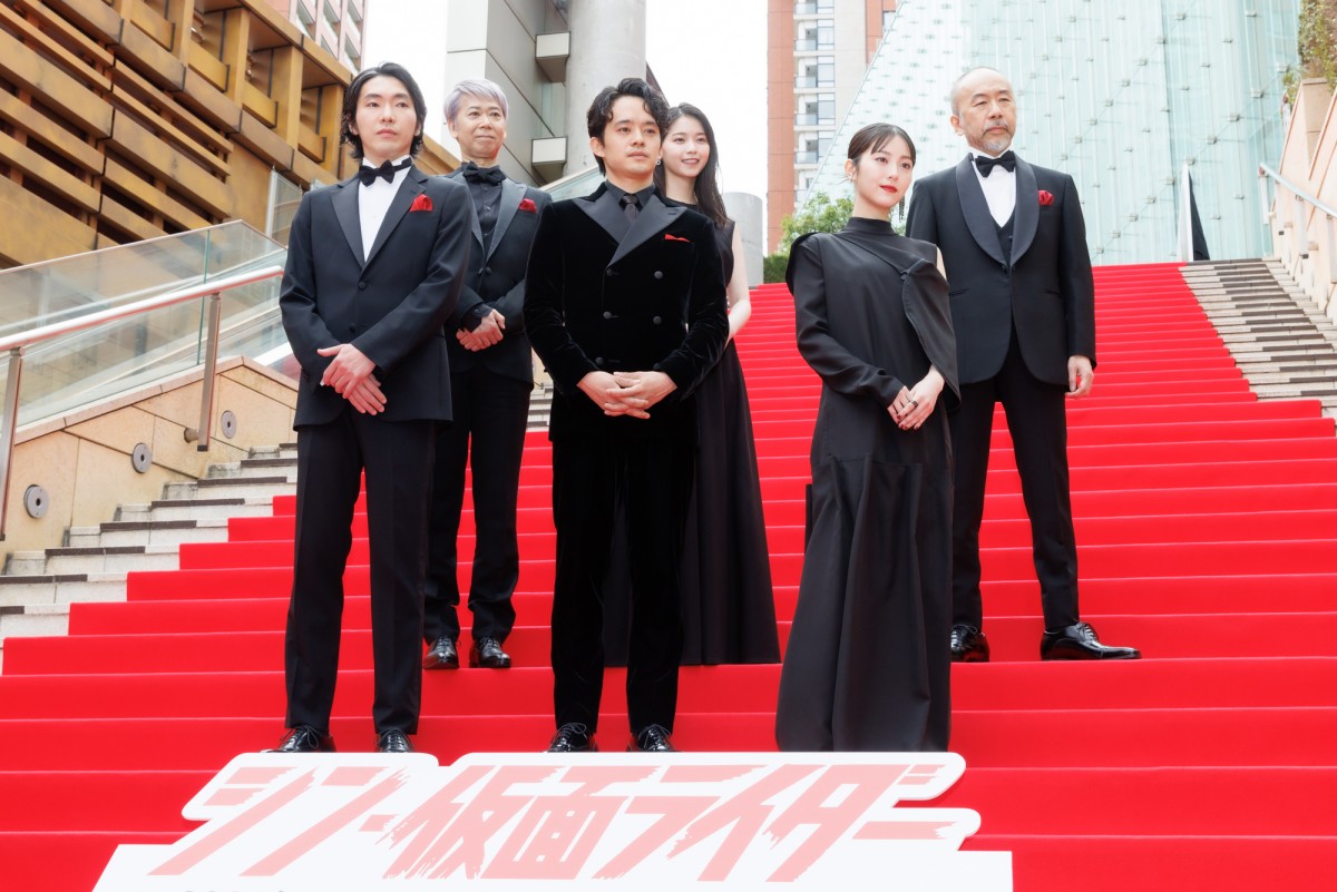 池松壮亮、『シン・仮面ライダー』「1週間前に無事に完成」報告　サプライズも予告