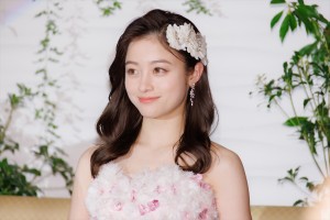 橋本環奈、ドラマ『王様に捧ぐ薬指』第1話完成披露試写会・制作発表に登場