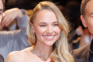 マディソン・アイズマン、『聖闘士星矢 The Beginning』ジャパンプレミアに登場