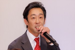 北村有起哉、ドラマ『ケイジとケンジ、時々ハンジ。』記者会見に登場