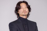 綾野剛、映画『最後まで行く』大階段スペシャルフォトセッション＆完成披露舞台挨拶に登場