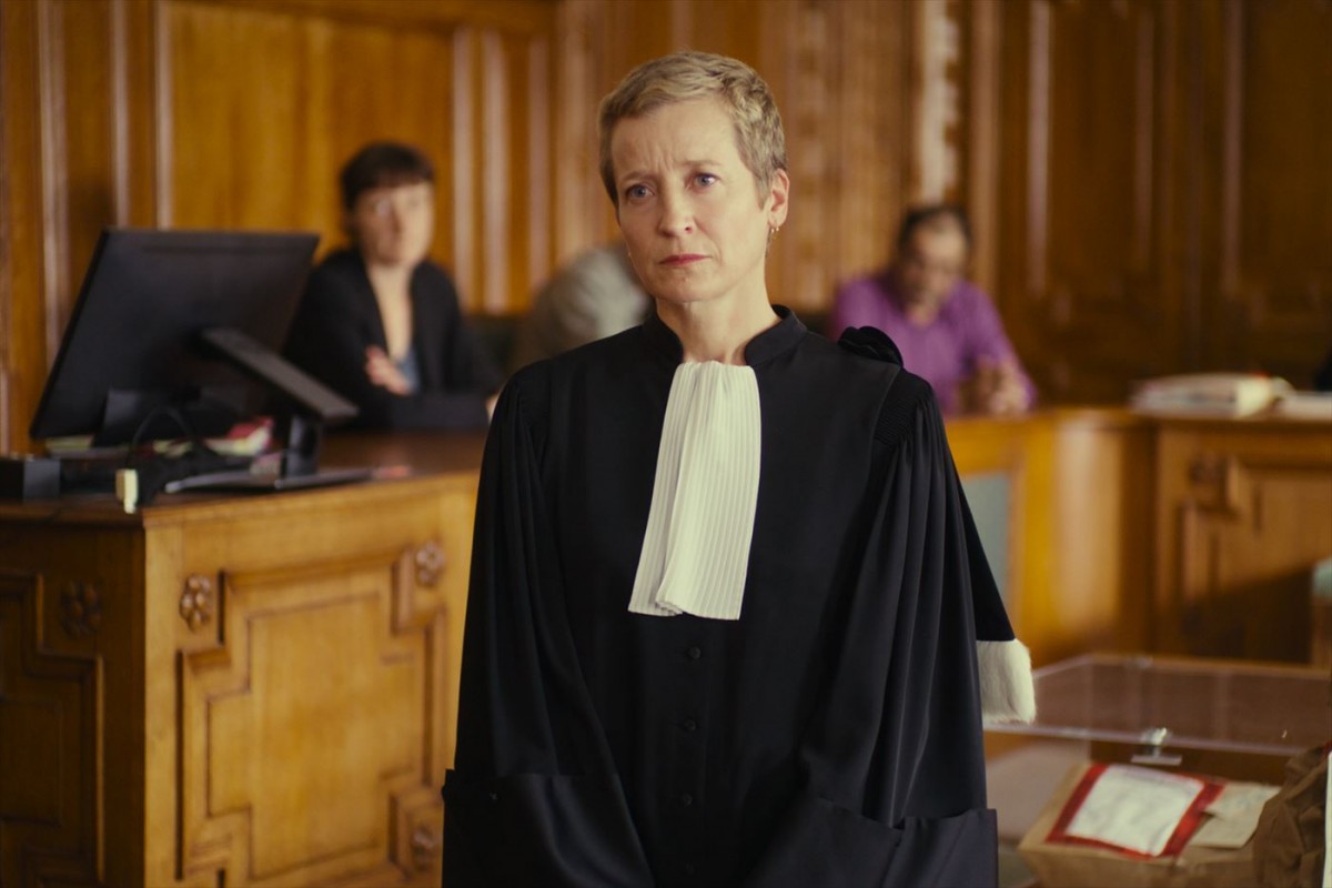 実際の裁判記録をセリフに使用した緊迫感みなぎる法廷シーンも！　映画『サントメール ある被告』本予告到着