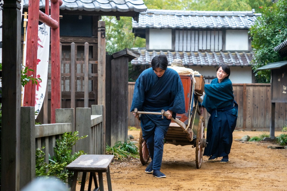 明日の『らんまん』“万太郎”神木隆之介＆“竹雄”志尊淳、標本の入ったトランクを盗まれてしまう