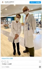 大学院生活のスタートを報告　白衣姿の西川史子　※「西川史子」インスタグラム