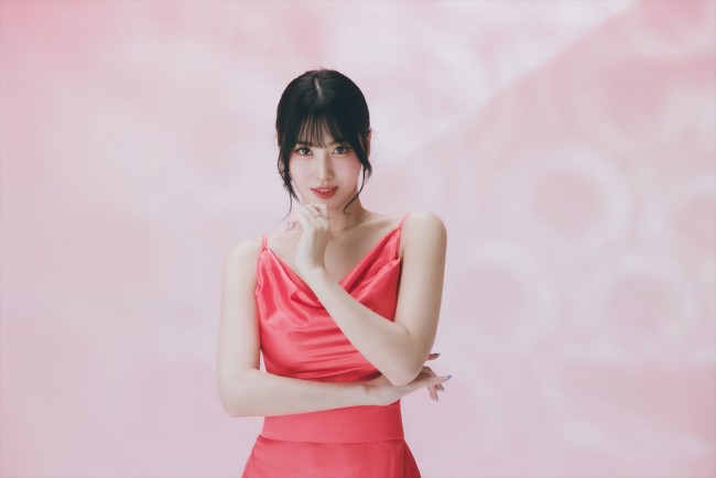 「SmartNews」WEB限定新CMに出演するTWICE・MOMO