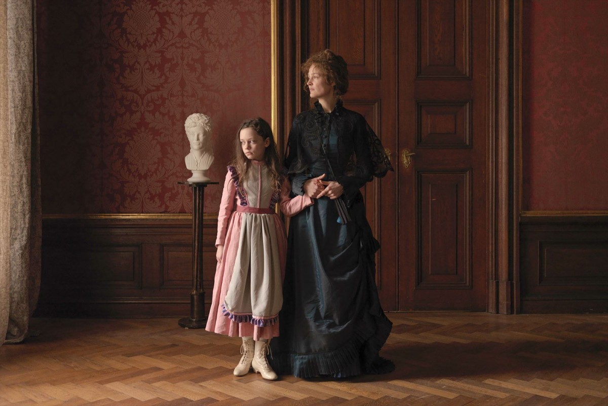 ヴィッキー・クリープスの熱演が光る映画『エリザベート 1878』予告編解禁　演出家・小池修一郎が絶賛コメント