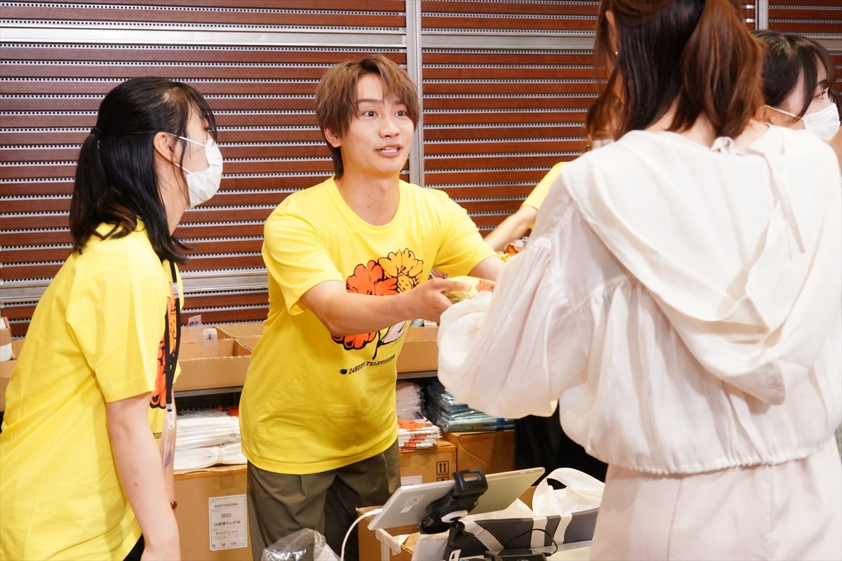 なにわ男子、24時間テレビチャリTシャツ＆チャリティーグッズ特設会場にサプライズ登場