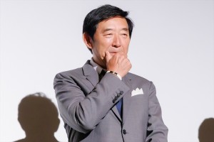 石田純一、映画『散歩屋ケンちゃん』初日舞台挨拶に登場