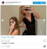 ハーパーちゃん＆二コラ・ペルツの仲良し2ショット　※「二コラ・ペルツ」インスタグラム