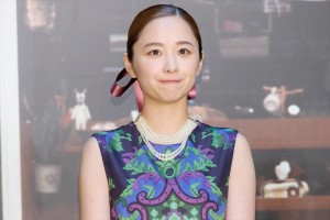 堀田真由、映画『禁じられた遊び』完成披露イベントに登場