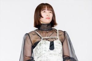 清野菜名、映画『キングダム 運命の炎』公開初日舞台挨拶に登場