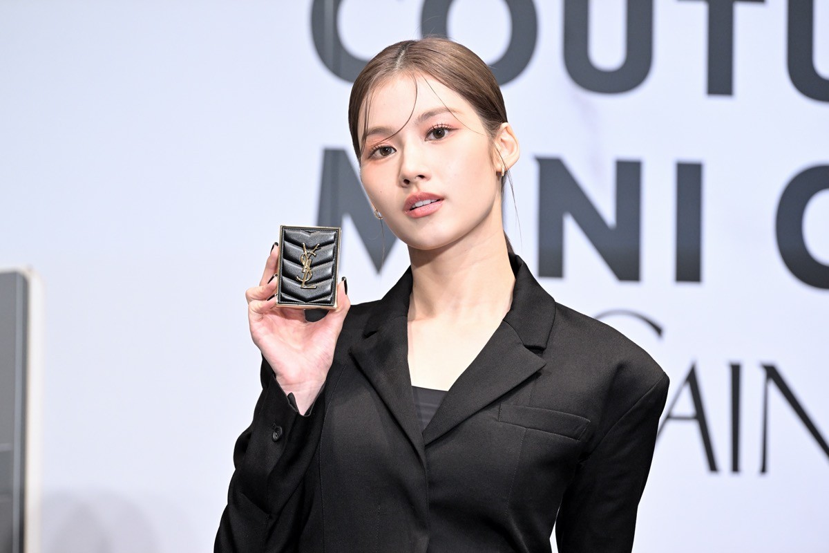TWICE・サナ、メイクのこだわりを明かす