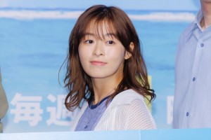 森七菜、月9ドラマ『真夏のシンデレラ』制作発表会見に登場