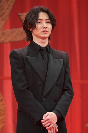 山崎賢人、映画『キングダム 運命の炎』ワールドプレミアに登場