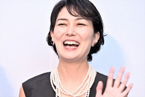 板谷由夏、映画『アナログ』完成披露イベントに登場