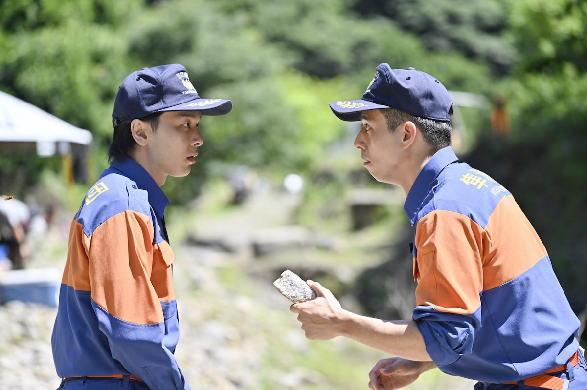 『ハヤブサ消防団』“太郎”中村倫也＆“彩”川口春奈、和解のハグから一転　ラストカットにネット鳥肌（ネタバレあり）