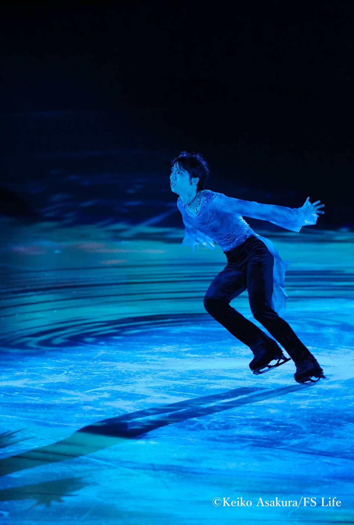 羽生結弦、プロ転向1年目の軌跡を追う　『羽生結弦／PROFESSIONAL』誌面カット公開