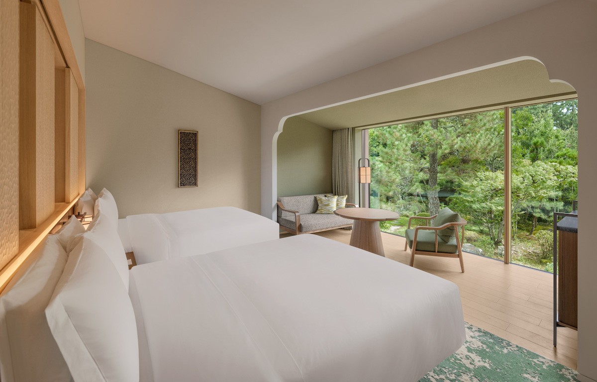奈良に“日本建築と庭園美に調和するホテル”誕生！　天然温泉風呂を完備した客室も
