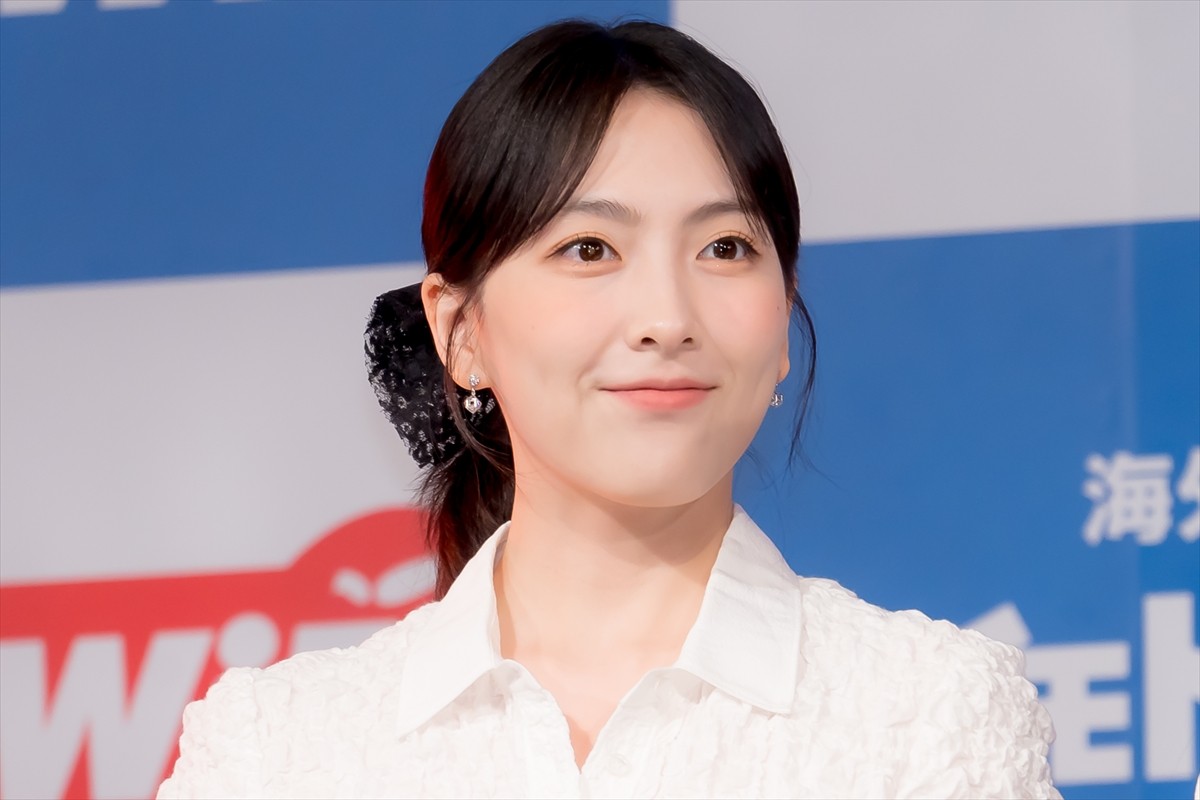 KARA、12年ぶりにリメイクされた「GO GO サマー！」のダンス生披露　ミニスカートで登場