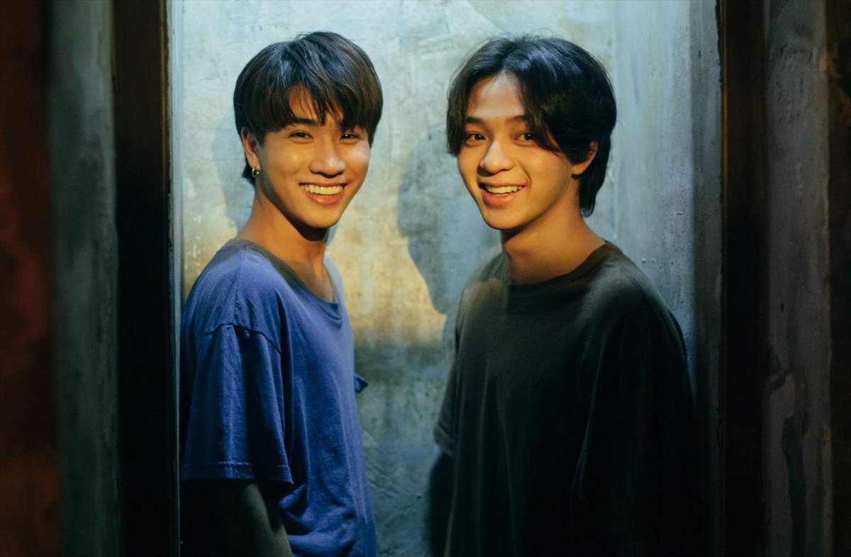 映画『卒業 ~Tell the World I Love You~』よりパースとバースのオフショット