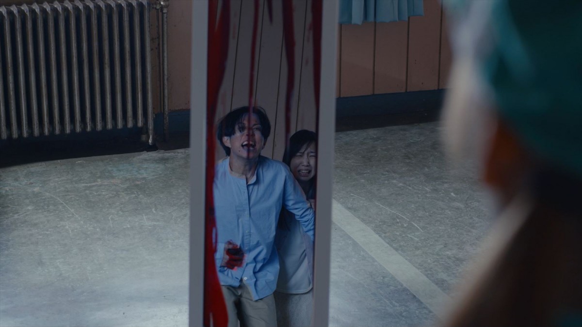 伝説の＜洗脳＞サイコホラー『女囚霊』、戦慄の予告映像＆2種類の場面写真が公開