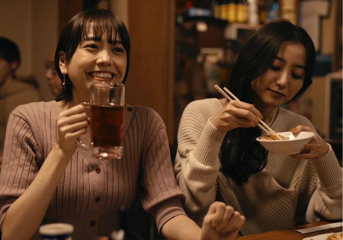 倉悠貴×芋生悠『こいびとのみつけかた』、木の葉をたどって出会う？変わり者2人の楽しい世界を描く予告解禁