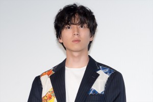 坂東龍汰、映画『バカ塗りの娘』完成披露舞台挨拶に登場