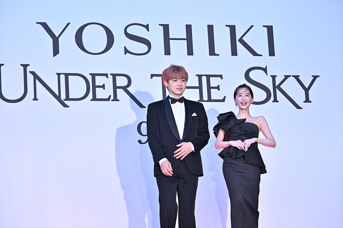 YOSHIKI、ハリウッドに名を刻む初の日本人に　HYDEとともに六本木に登場