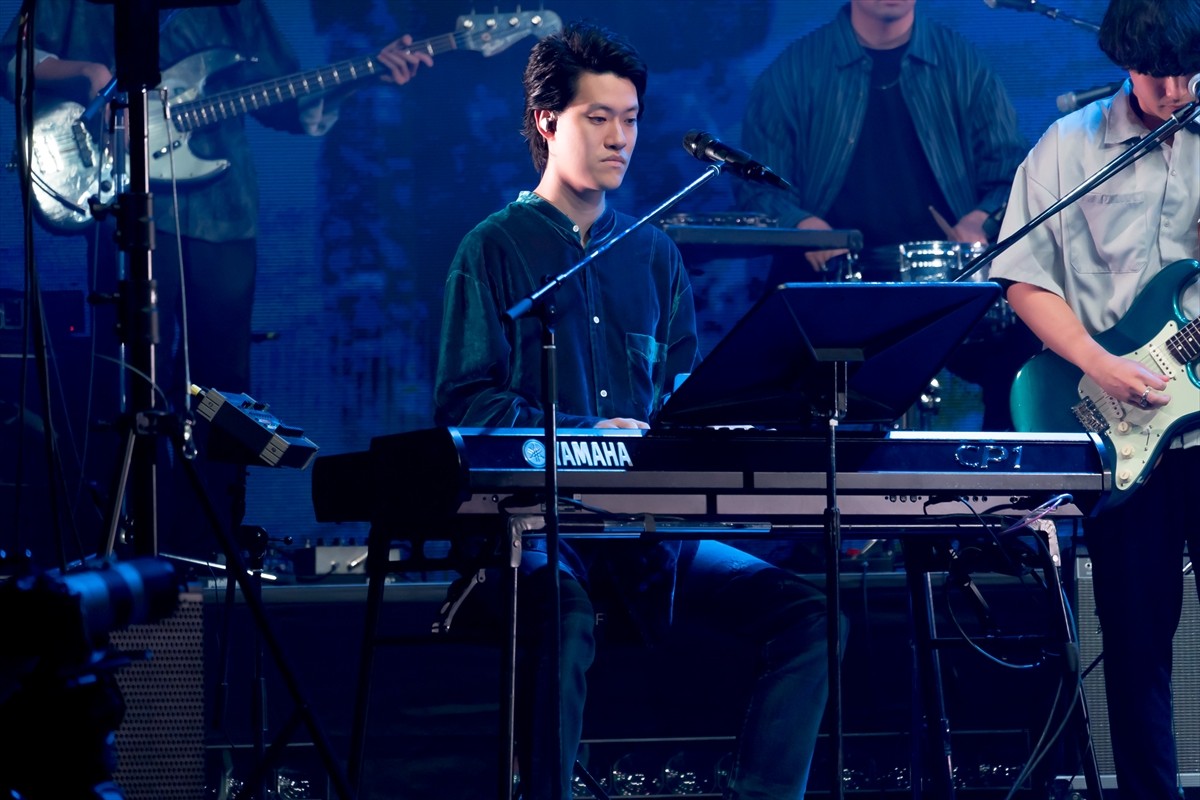 アイナ・ジ・エンド、『キリエのうた』劇中歌披露し涙「感慨深い」　松村北斗＆村上虹郎はギター演奏