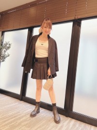 54歳を迎えた渡辺美奈代　ミニスカ姿を披露　※「渡辺美奈代」オフィシャルブログ