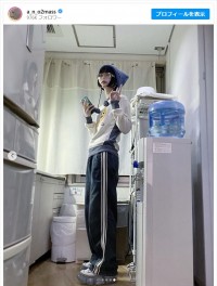あの、休憩中の様子を公開　※「あの」インスタグラム