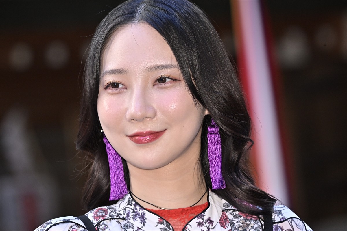 橋本環奈、縁結びに「すごく新鮮な気持ち」　ジャニ―スWEST・重岡大毅とイベント登場
